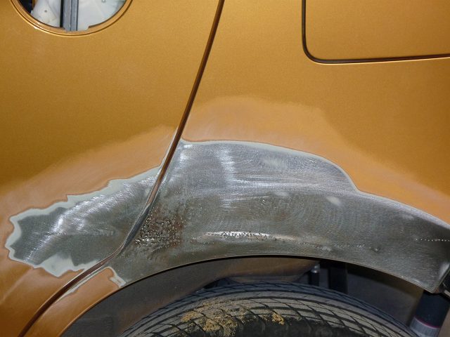 続 パテを使わない板金塗装 福岡市西区の自動車修理 鈑金 板金 塗装の神和自動車
